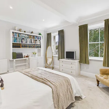 Host & - Thorneville House